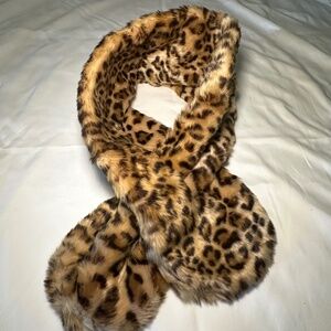 Faux Fur Leopard Print Scarf